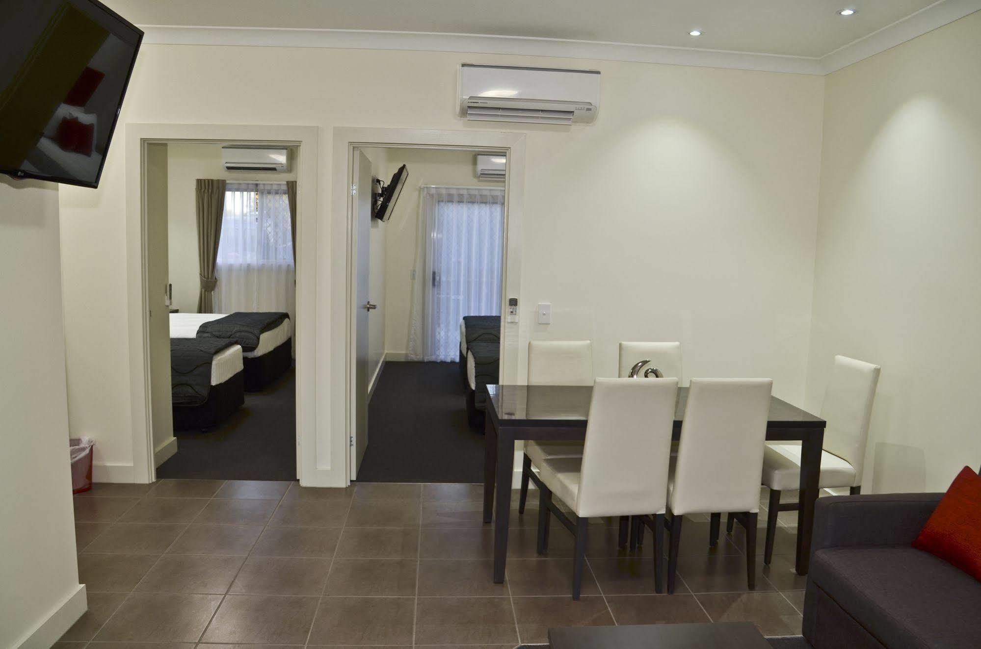 Swagsman Motel Miles Kültér fotó