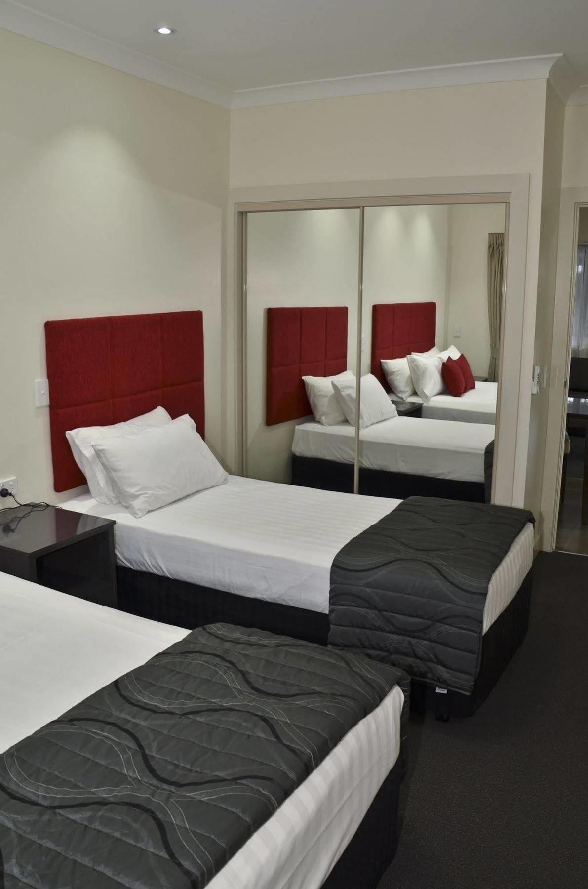 Swagsman Motel Miles Kültér fotó